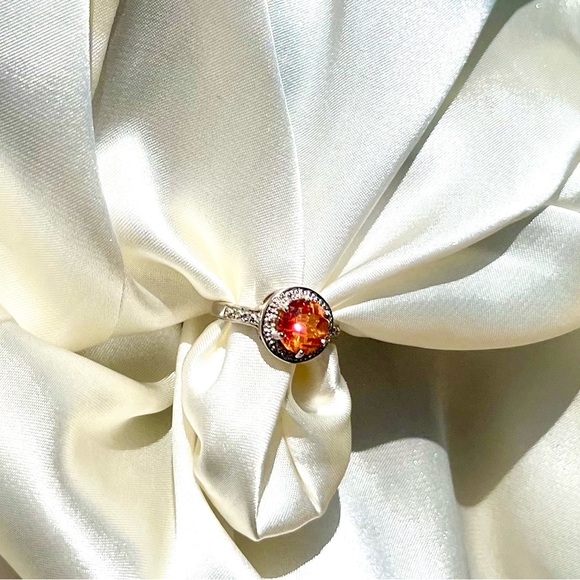 14K white gold Azotic gemstone and diamond ring. - Picture 4 of 5